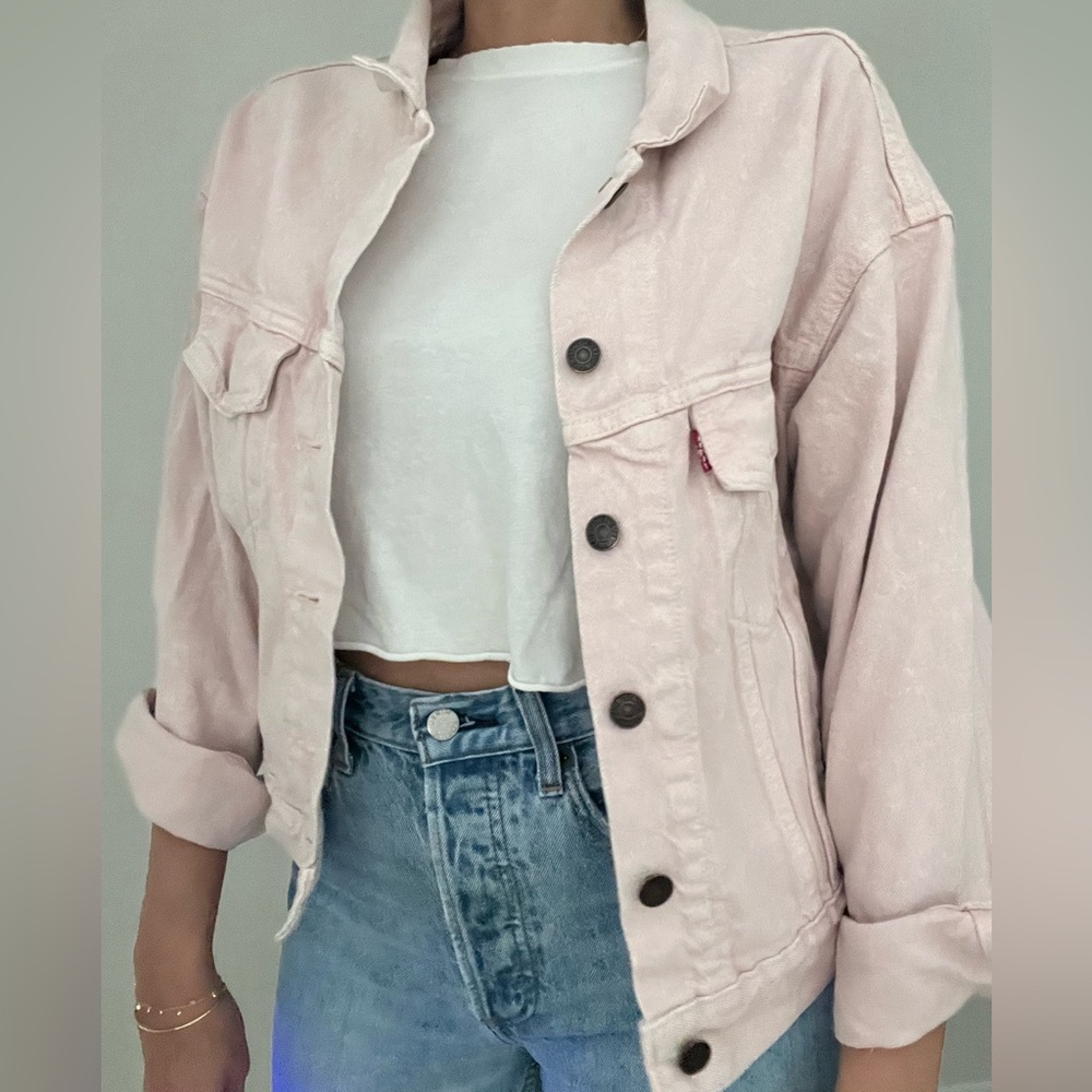 Oversized Pink Levi’s Denim Jacket